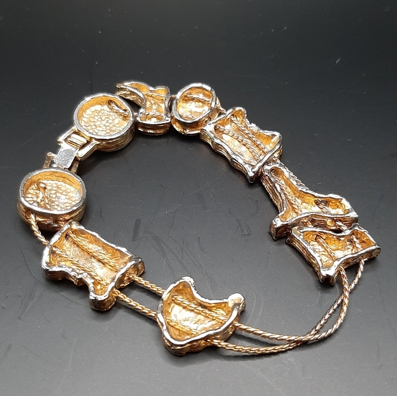 Vintage Western Themed Bracelet - Picture 4 of 4